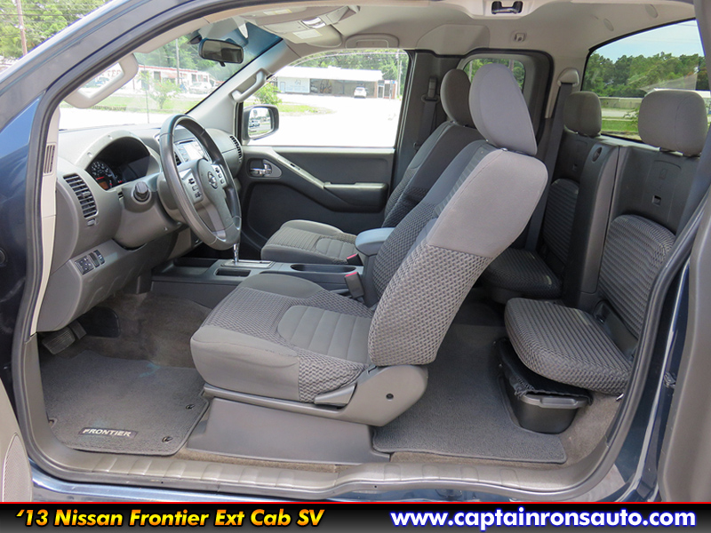 2013 Nissan Frontier SV - Photo 7