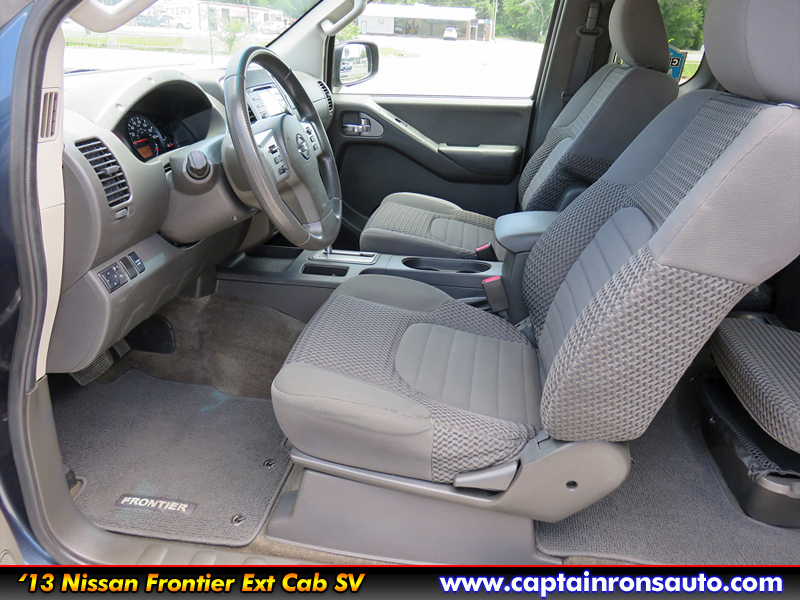 2013 Nissan Frontier SV - Photo 9