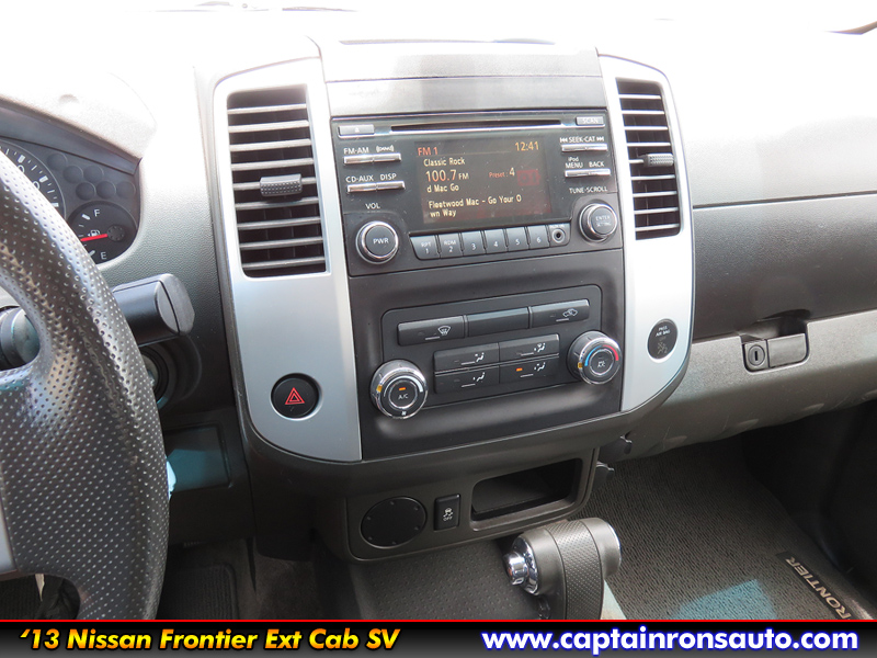 2013 Nissan Frontier SV - Photo 11