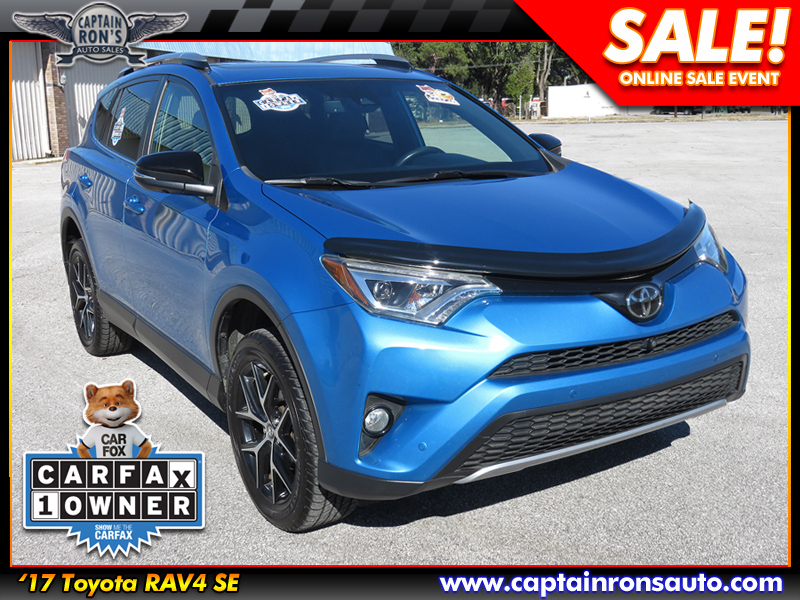 2017 Toyota RAV4 SE's photo